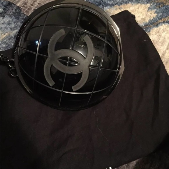 Chanel Globe Bag CHANEL Runway FALL 2013 - Picture 6 of 12